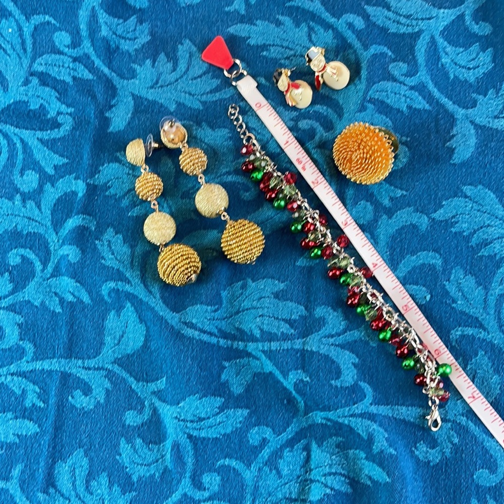 Bling-a-ling-a-ling Christmas Jewelry